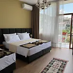 Hotel Castriota *