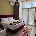 Hotel Castriota *