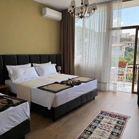Hotell Castriota *