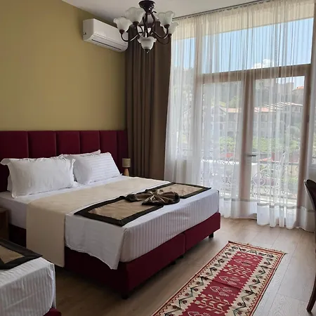 Hotel Castriota *
