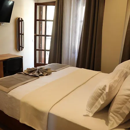Hotell Castriota *